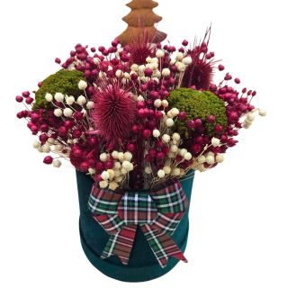 Flower box Artisan Christmas No. 12 Vánoční kouzlo, co neuvadá. ✨ Flower Box Artisan Christmas No. 12 je ručně aranžovaný...